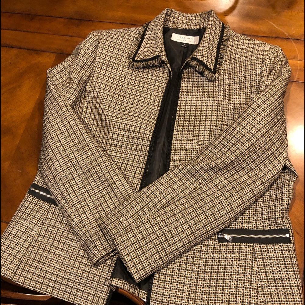 Women’s Tahari Jacket